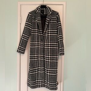 Women’s Black & White Houndstooth Coat